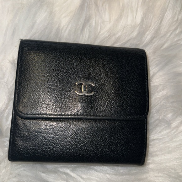 Chanel Coco CC Mark wallet GUC - Picture 5 of 10